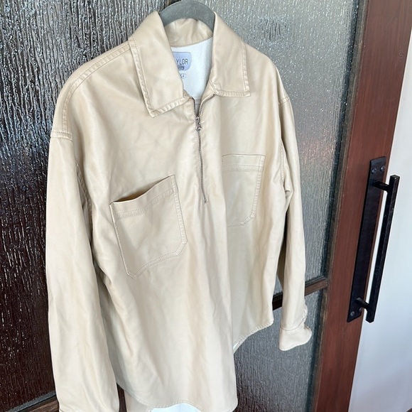 Saylor
Remi Faux Leather Top in size Med EUC - Picture 13 of 13